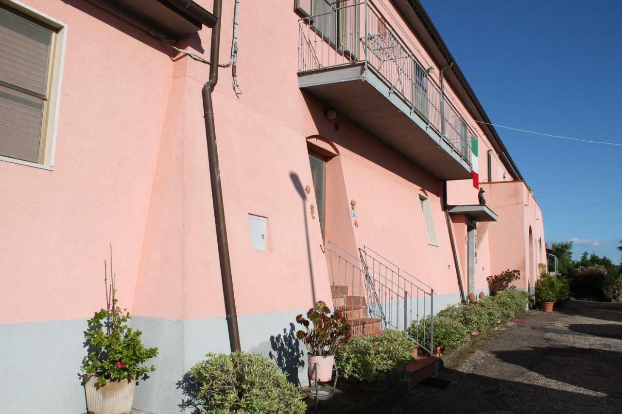 Agriturismo Podere Montenero อัลเบเรเซ ภายนอก รูปภาพ
